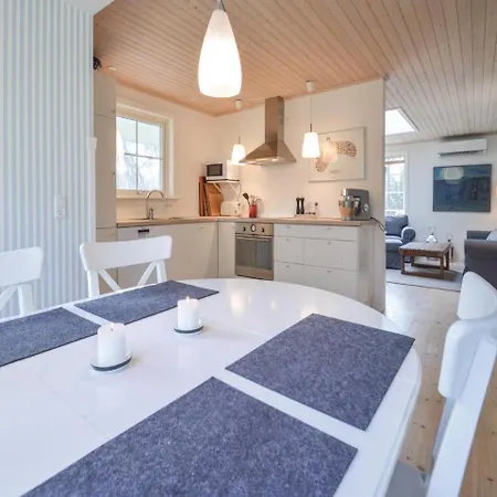 Сasa de vacaciones Two-bedroom Holiday In *
